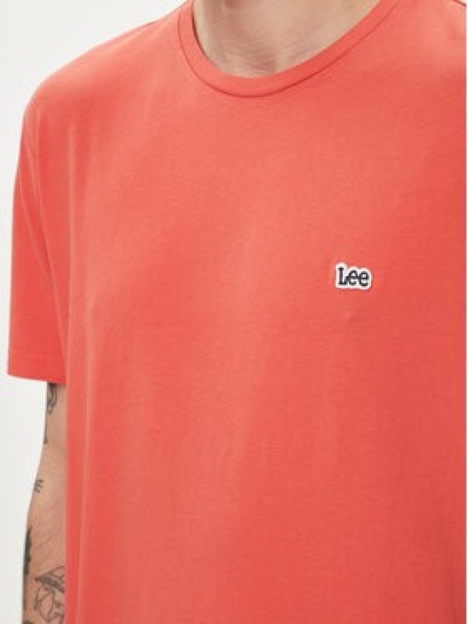 Lee T-Shirt Patch Logo 112349352 Czerwony Regular Fit