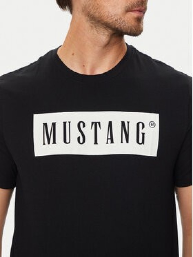 Mustang T-Shirt Austin 1014749 Czarny Regular Fit