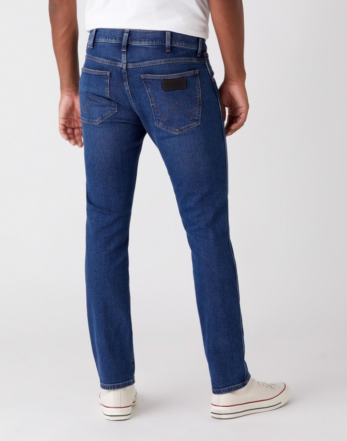 WRANGLER LARSTON MĘSKIE SPODNIE JEANSOWE SOFTMATIC BLUE W18SC321F