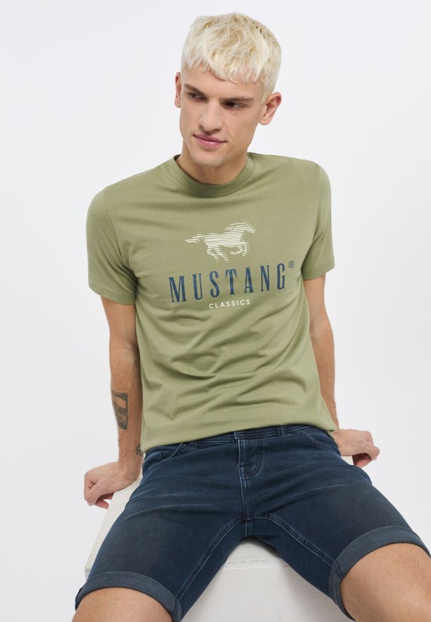 MUSTANG ALEX C PRINT MĘSKI T-SHIRT KOSZULKA LOGO NADRUK OIL GREEN 1013808 6273