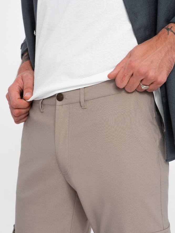 Spodnie męskie materiałowe REGULAR z kieszeniami cargo - beżowe V3 OM-PACG-0178 - XXL