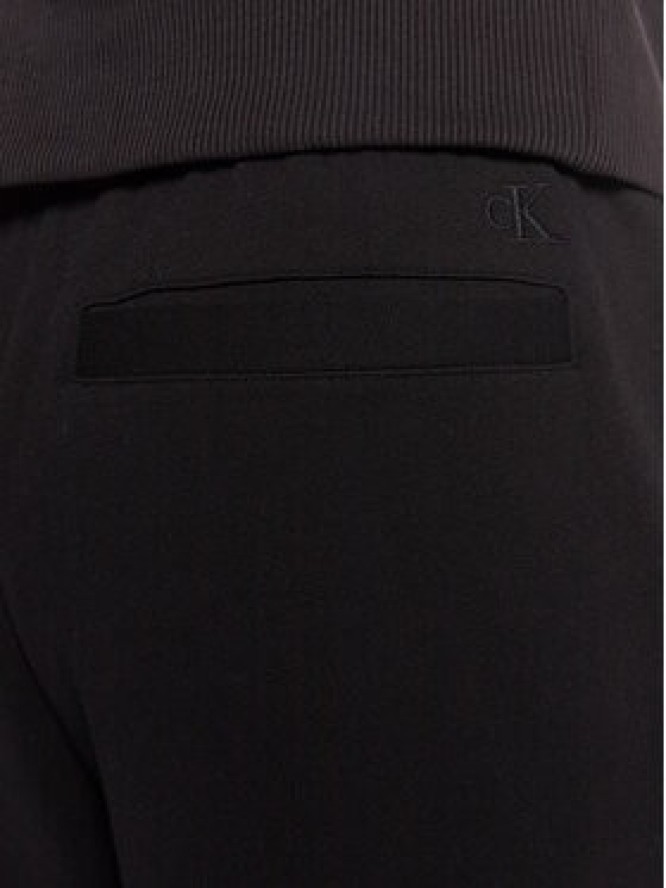 Calvin Klein Jeans Spodnie dresowe J30J322482 Czarny Regular Fit