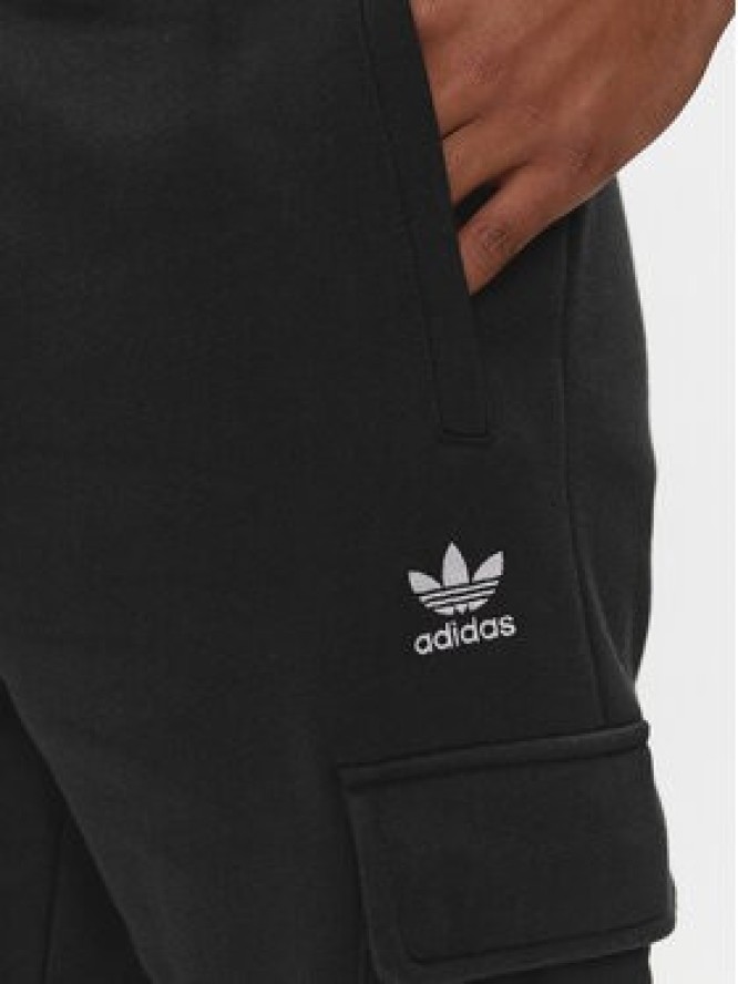 adidas Spodnie dresowe adicolor Trefoil IP2755 Czarny Slim Fit