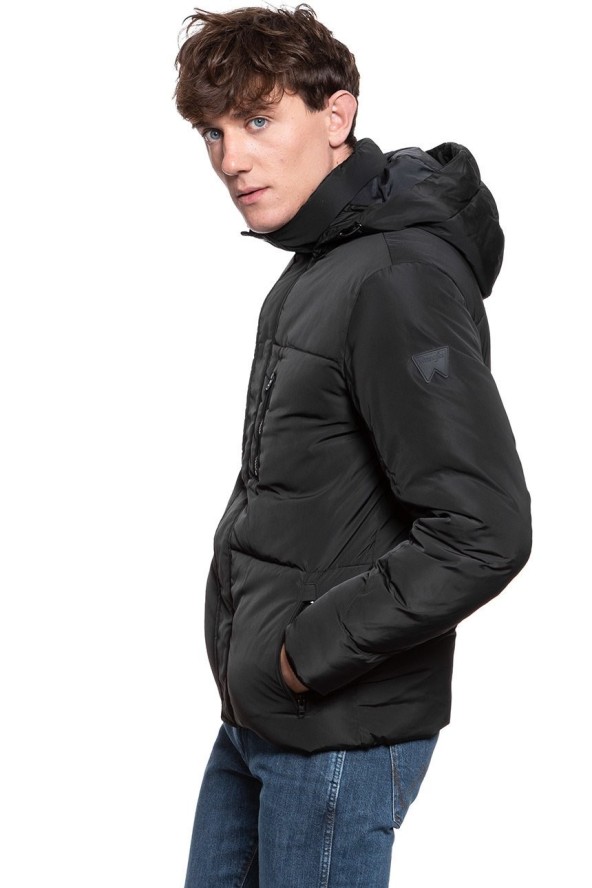 WRANGLER PROTECTOR JACKET MĘSKA KURTKA ZIMOWA Z KAPTUREM BLACK W4A2W3100