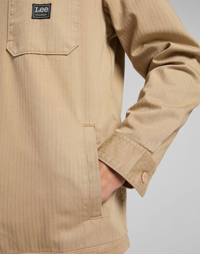 MĘSKA KOSZULA MATERIAŁOWA LEE BOX POCKET OVERSHIRT SERVICE SAND L68LQPOY