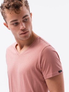 Klasyczna męska koszulka z dekoltem w serek BASIC - różowy V7 S1369 - XXL