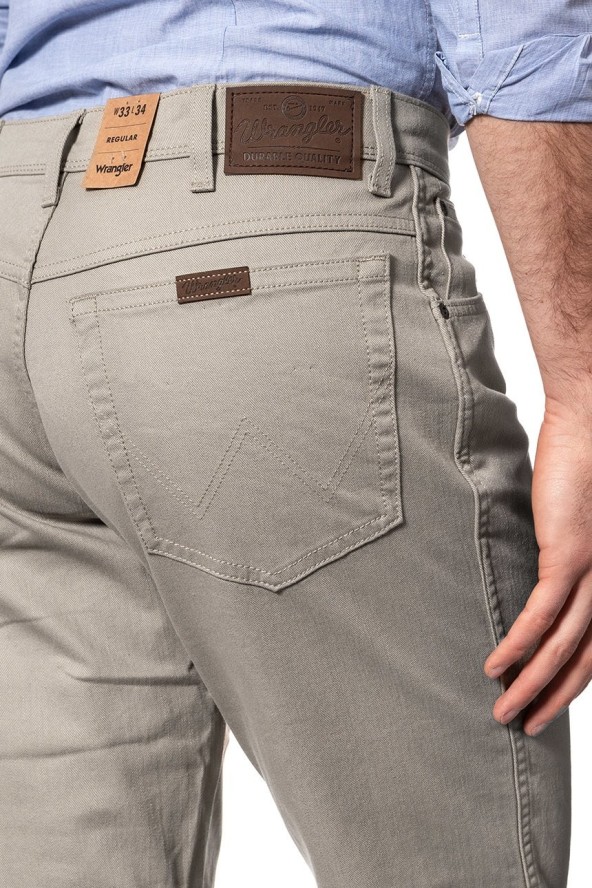 WRANGLER SPODNIE MĘSKIE REGULAR FIT CAMEL W10IHH175