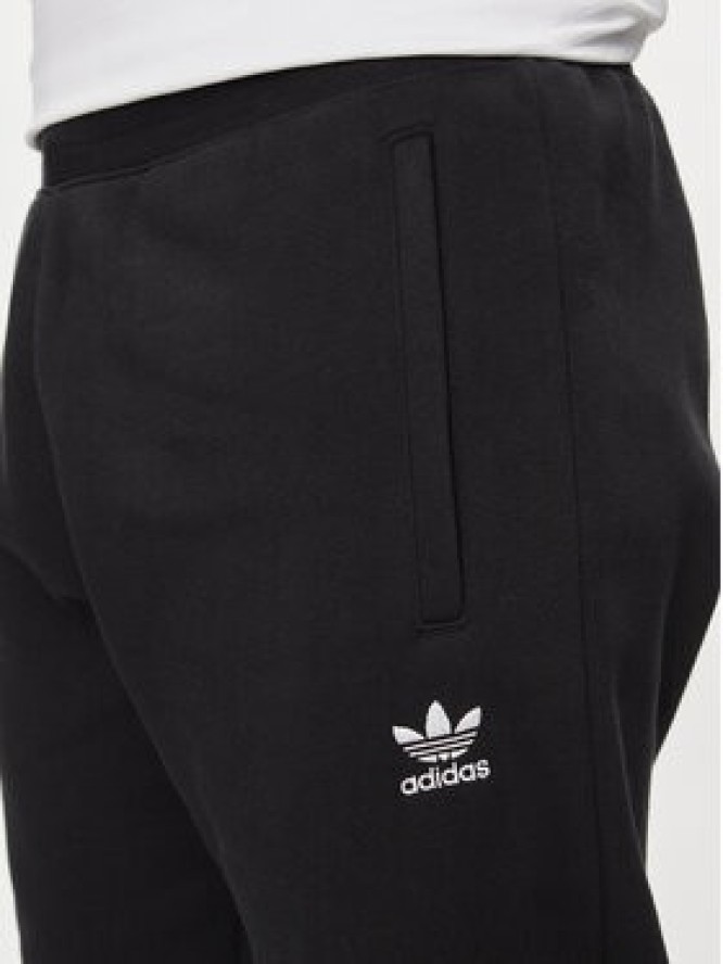 adidas Spodnie dresowe Trefoil Essentials IR7798 Czarny Slim Fit