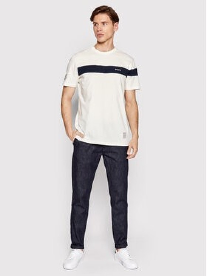 Musto T-Shirt 82158 Biały Regular Fit