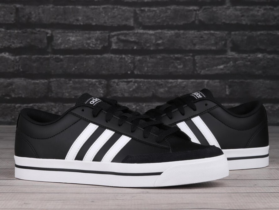 Buty męskie sportowe do chodzenia Adidas RETROVULC