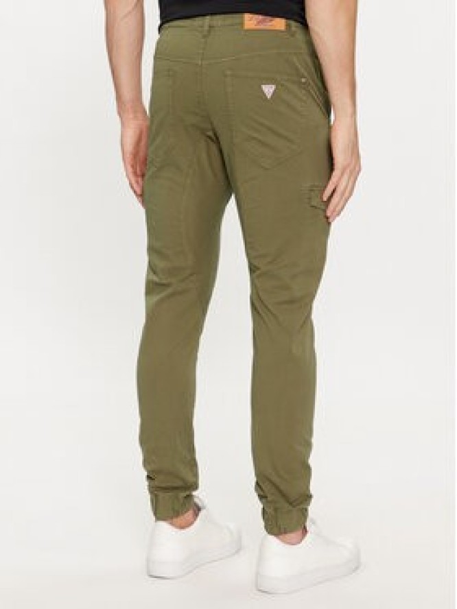 Guess Spodnie materiałowe New Kombat M4RB17 WFYSA Khaki Slim Fit