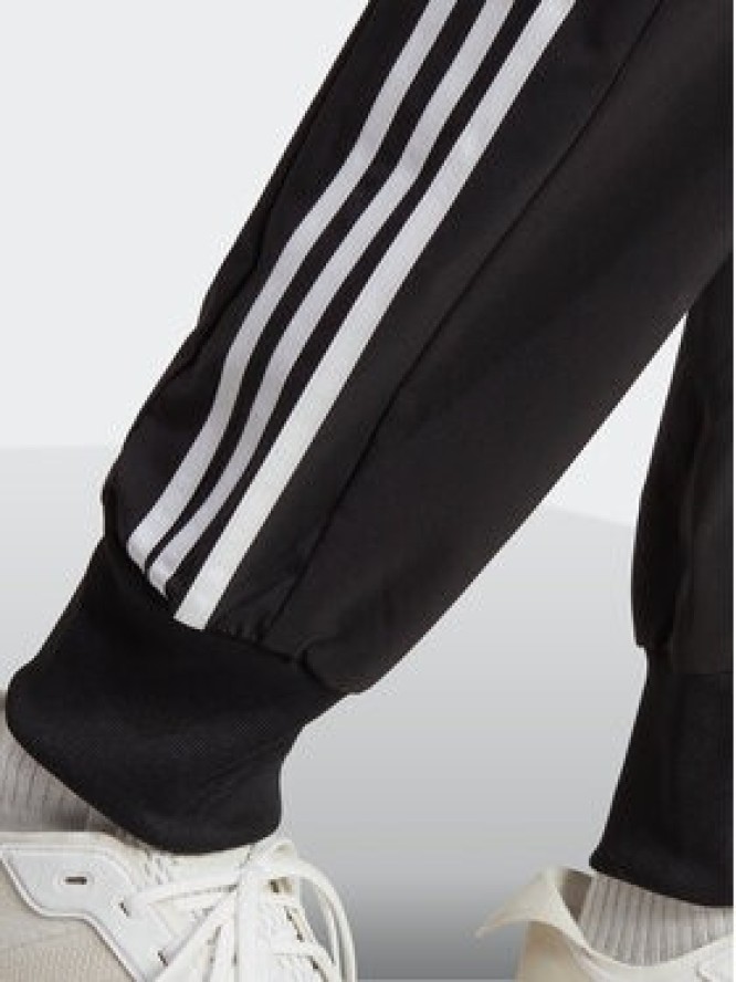 adidas Spodnie dresowe AEROREADY Essentials Tapered Cuff Woven 3-Stripes Joggers IC0041 Czarny Regular Fit