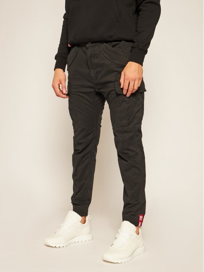 Alpha Industries Joggery Airman 188201 Czarny Tapered Fit