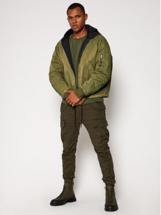 Alpha Industries Joggery Airman 188201 Zielony Tapered Fit