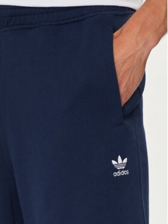 adidas Szorty sportowe Essentials Trefoil IY8521 Granatowy Regular Fit