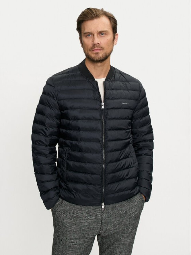 Gant Kurtka puchowa 7006300 Czarny Regular Fit