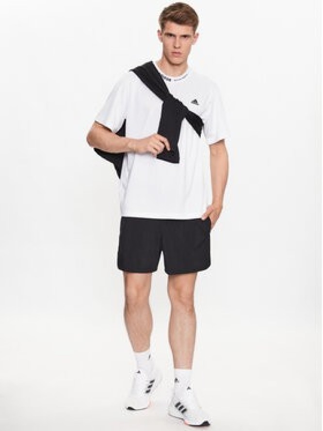 adidas T-Shirt HY1285 Biały Loose Fit