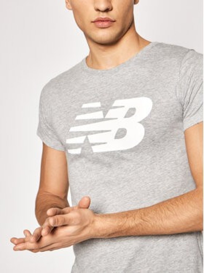 New Balance T-Shirt Nb Cl Fly NBWT0381 Szary Athletic Fit