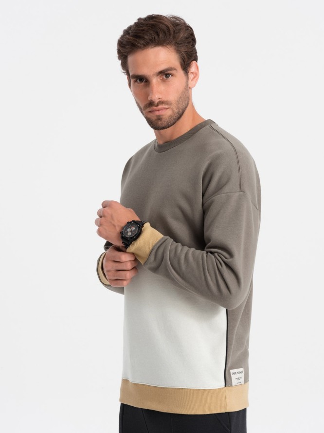 Bluza męska OVERSIZE z kontrastowym łączeniem kolorów - khaki V7 OM-SSNZ-0130 - XXL