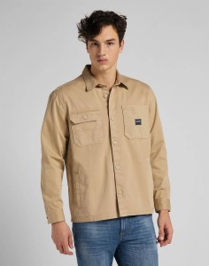 MĘSKA KOSZULA MATERIAŁOWA LEE BOX POCKET OVERSHIRT SERVICE SAND L68LQPOY