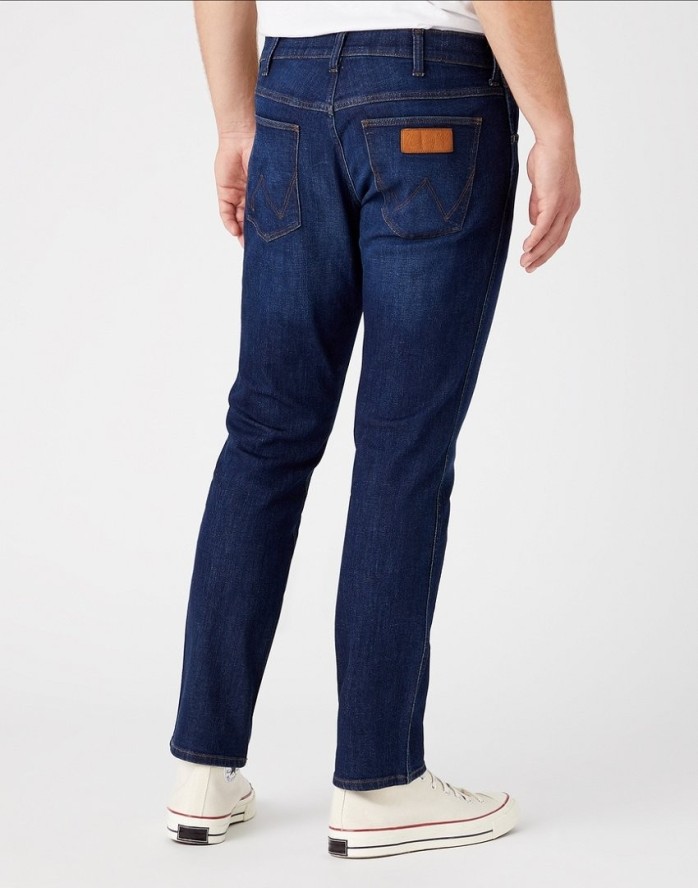 WRANGLER GREENSBORO MĘSKIE SPODNIE JEANSOWE STARLITE W15QYJ38E