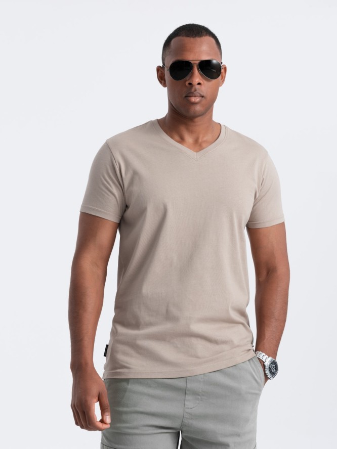 Klasyczna męska bawełniana koszulka z dekoltem w serek BASIC – piaskowa V5 OM-TSBS-0145 - XXL