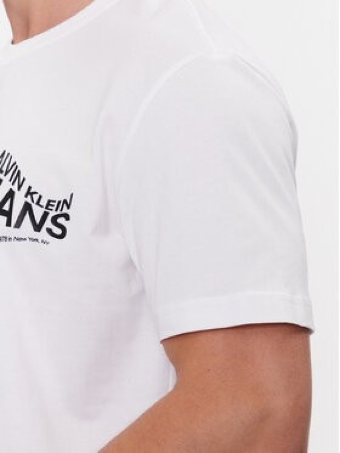 Calvin Klein Jeans T-Shirt J30J324026 Biały Regular Fit