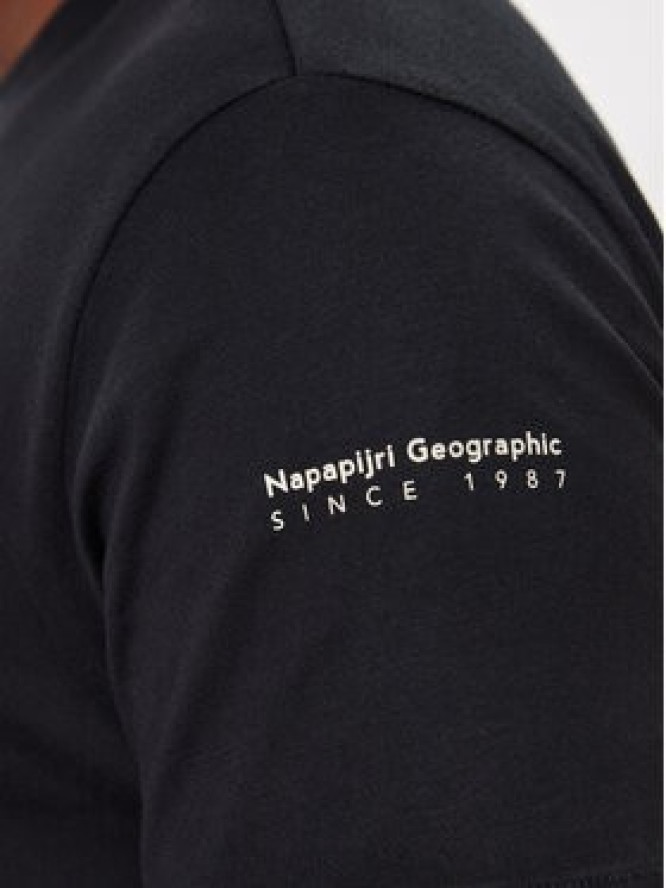 Napapijri T-Shirt S-Badge NP0A4I3N Czarny Regular Fit