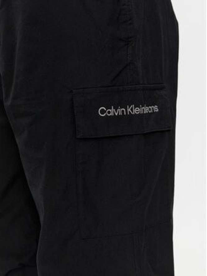 Calvin Klein Jeans Spodnie cargo Essential Regular Cargo Pant J30J324692 Czarny Regular Fit