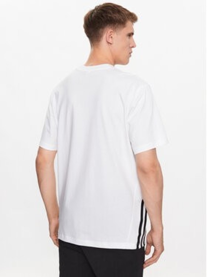 adidas T-Shirt IN1612 Biały Loose Fit