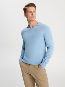 Sweter z dekoltem w serek - błękitny