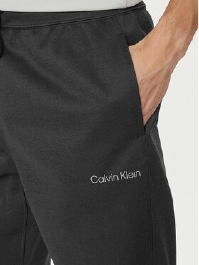 Calvin Klein Performance Spodnie dresowe 00GMF3P613 Czarny Regular Fit