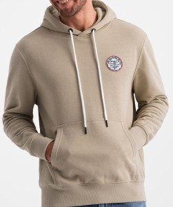 Bluza męska dresowa kangurka z kapturem i naszywką w stylu college – piaskowa V3 OM-SSNZ-0144 - XXL