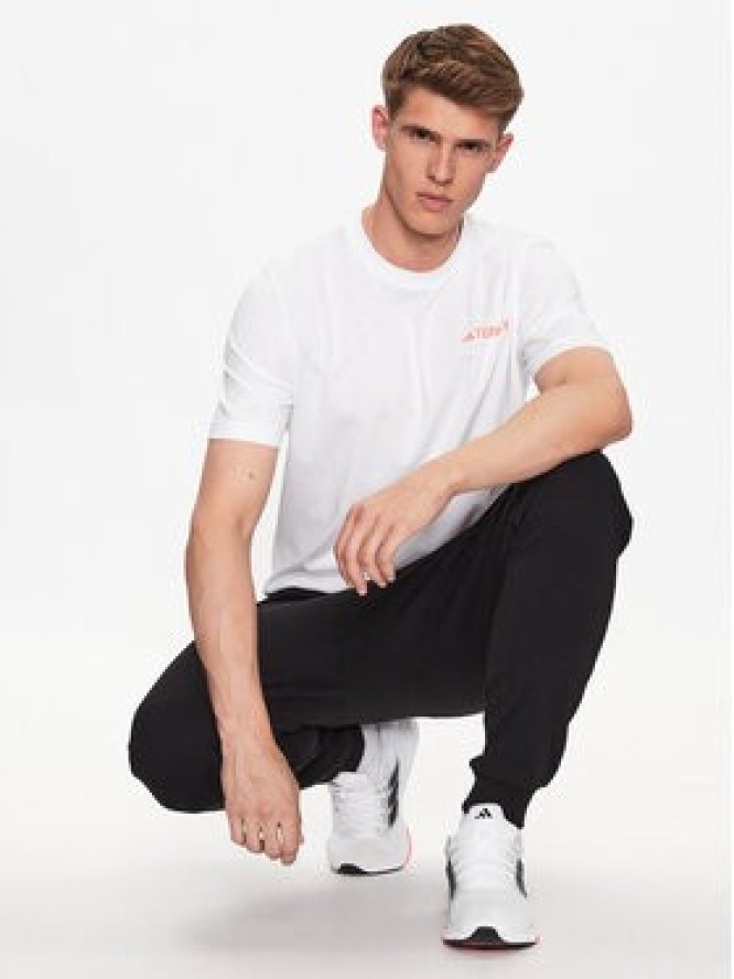 adidas T-Shirt IL2636 Biały Regular Fit