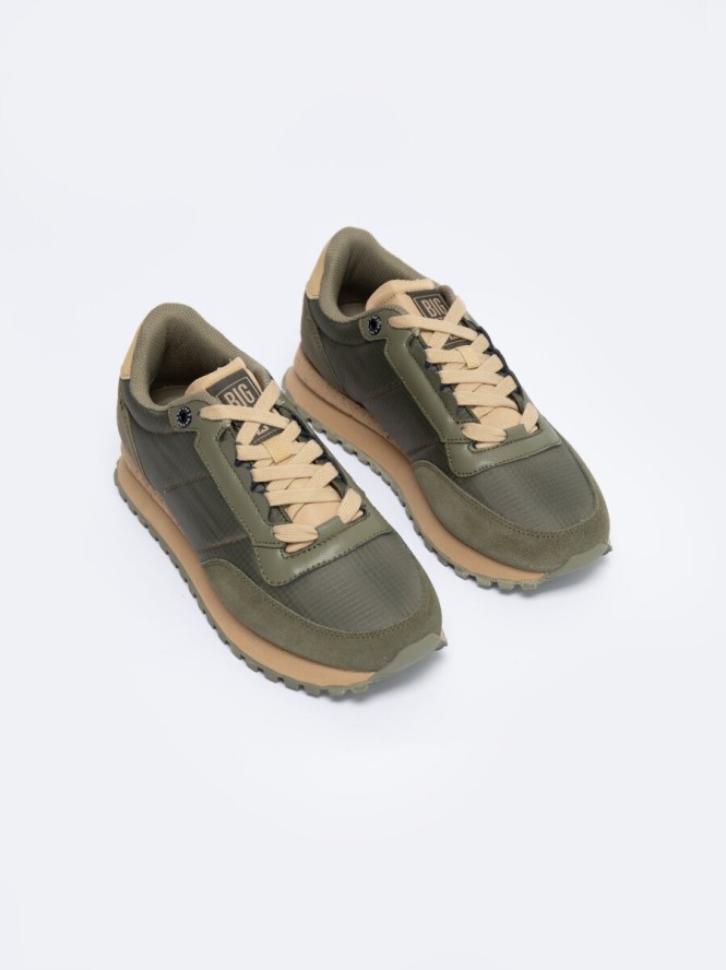 Sneakersy męskie z zamszowymi wstawkami khaki NN174325 303