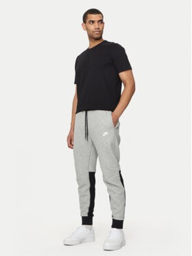 Nike Spodnie dresowe FB8002 Szary Slim Fit