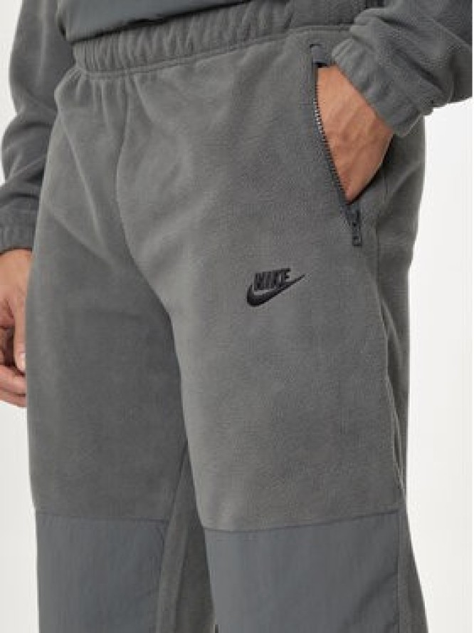 Nike Spodnie dresowe FB8384 Szary Standard Fit