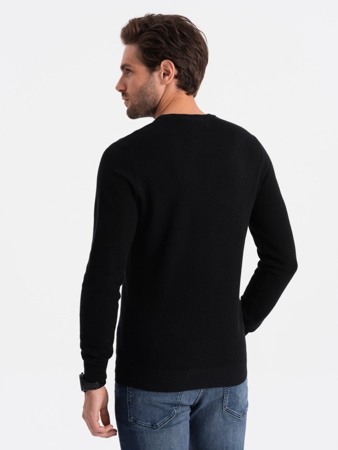 Sweter męski z teksturą i półokrągłym dekoltem - czarny V4 OM-SWSW-0104 - XXL