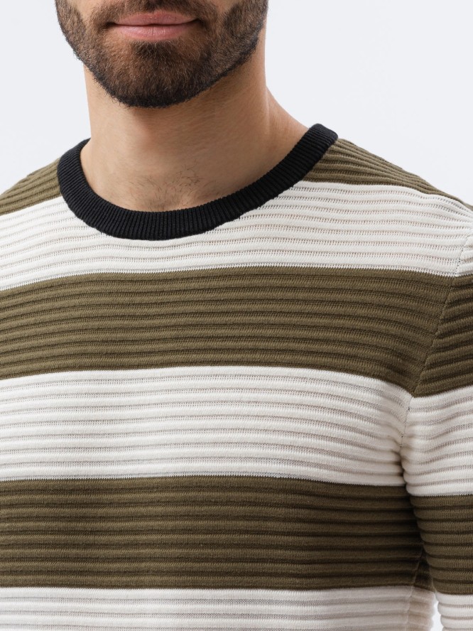 Sweter męski w paski - oliwkowy V4 E189 - XXL