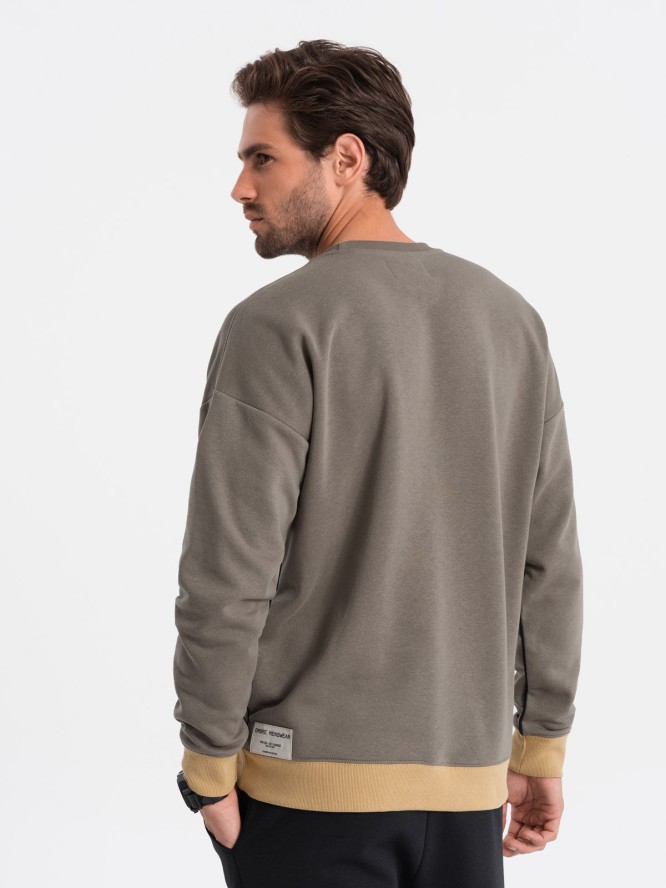 Bluza męska OVERSIZE z kontrastowym łączeniem kolorów - khaki V7 OM-SSNZ-0130 - XXL