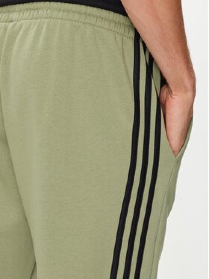 adidas Spodnie dresowe Essentials Fleece 3-Stripes JE0343 Zielony Regular Fit