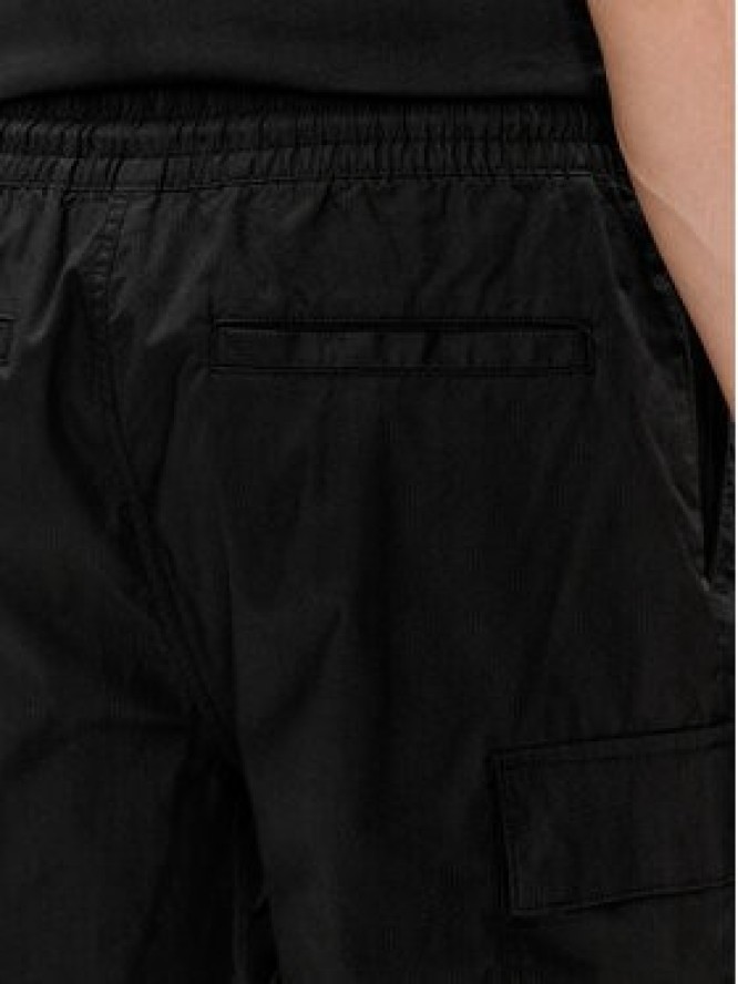 Calvin Klein Jeans Szorty materiałowe J30J325138 Czarny Regular Fit