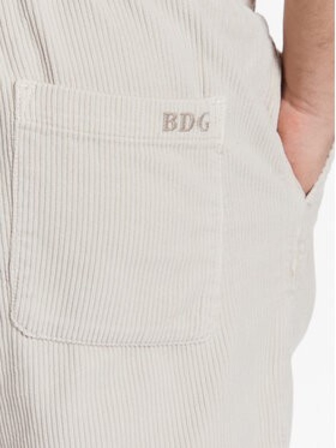 BDG Urban Outfitters Szorty materiałowe 74715673 Écru Straight Leg