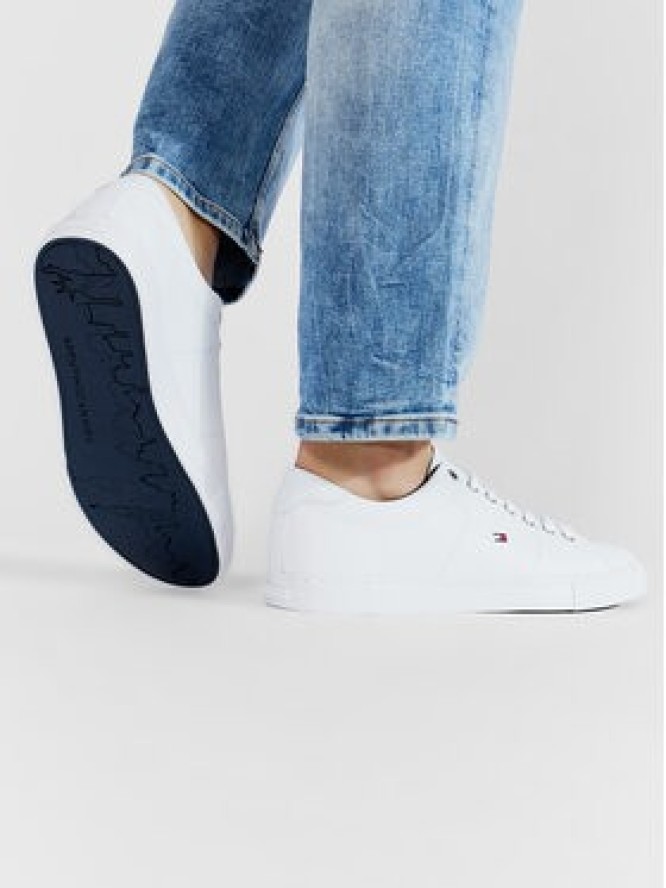 Tommy Hilfiger Sneakersy Essential Leather Sneaker FM0FM02157 Biały