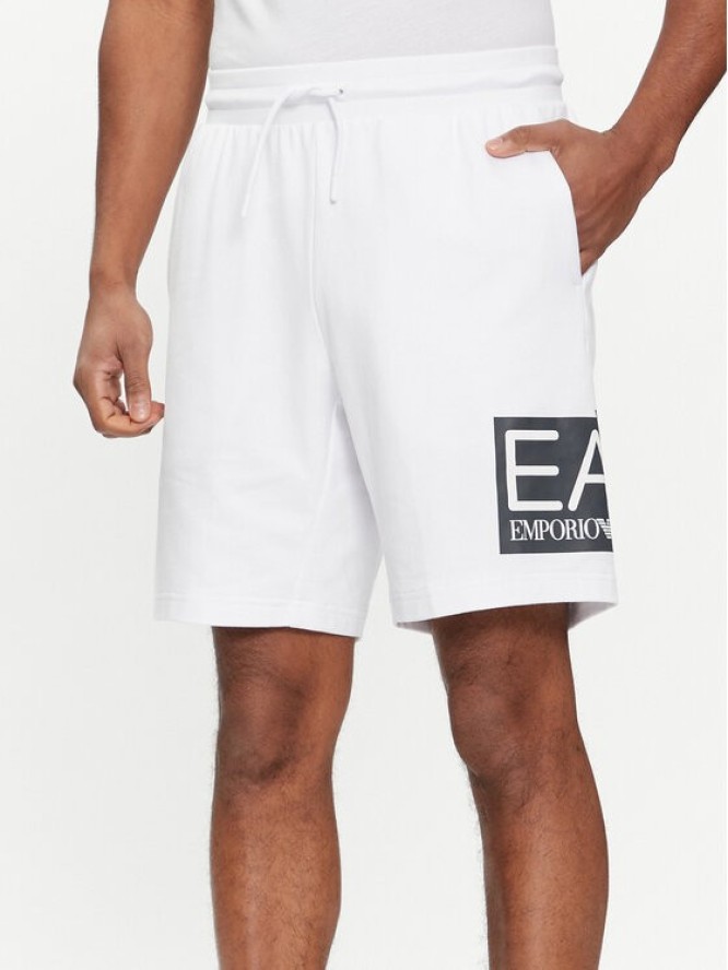 EA7 Emporio Armani Szorty sportowe 3DPS63 PJ05Z 1100 Biały Regular Fit