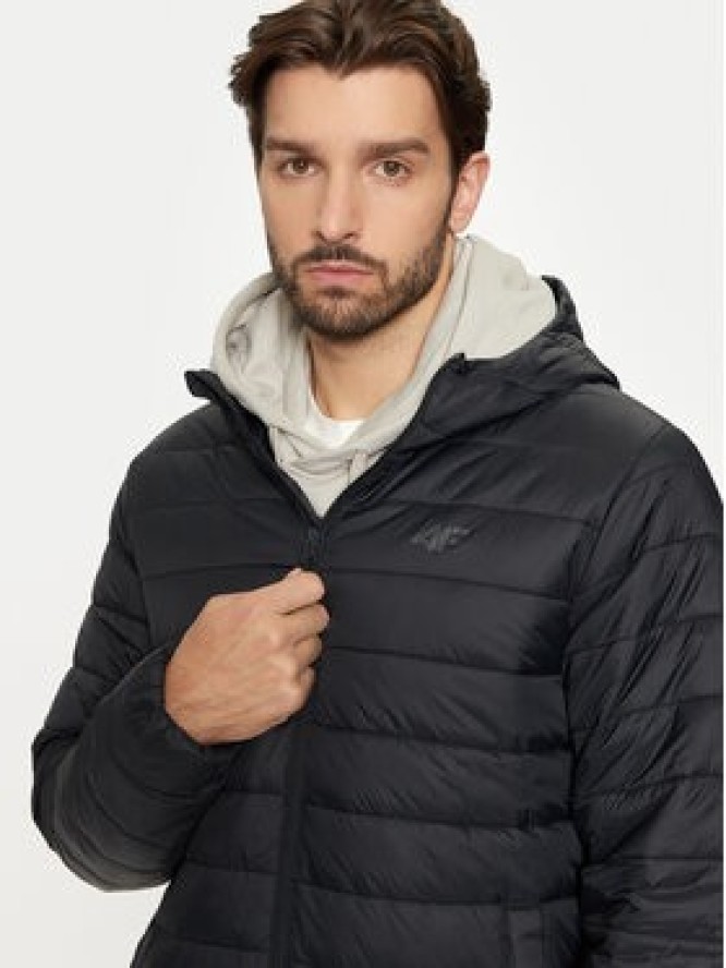 4F Kurtka zimowa 4FWAW24TDJAM484 Czarny Regular Fit