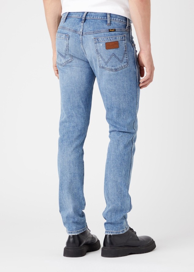 WRANGLER LARSTON MĘSKIE SPODNIE JEANSOWE LIGHT INDIGO W18S59X4E