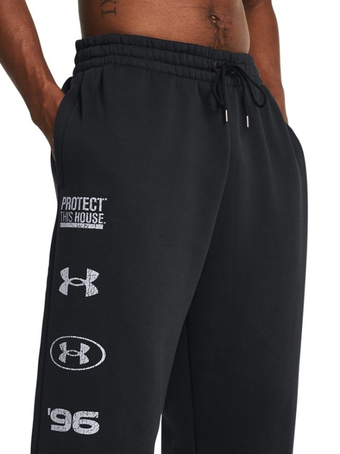 Under Armour Spodnie dresowe "Essential" w kolorze czarnym rozmiar: XL