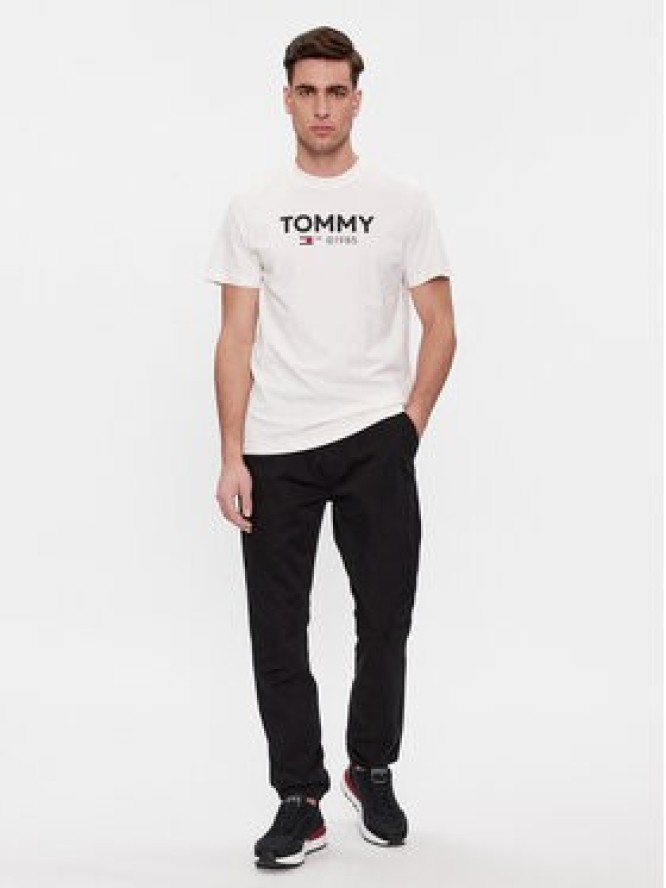 Tommy Jeans Joggery Austin DM0DM18343 Czarny Regular Fit