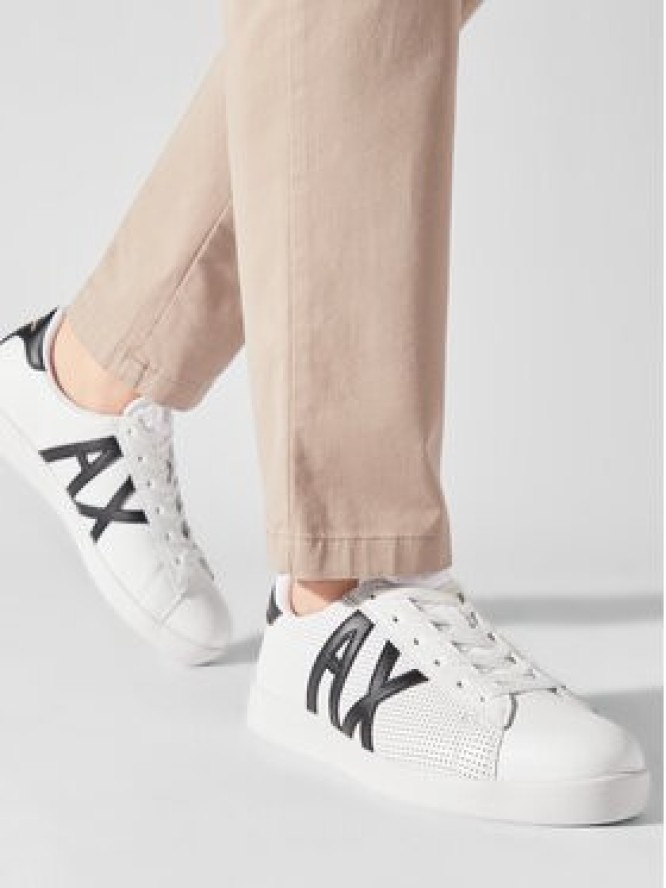 Armani Exchange Sneakersy XUX016 XCC60 T685 Biały